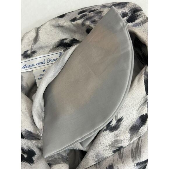 Anna and Frank Top Women's Size M 100% Silk Lightweight Grey Animal Print Blouse - Picture 6 of 9